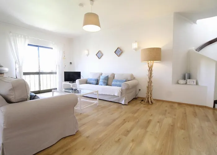 E&M Garden View Beach House VII