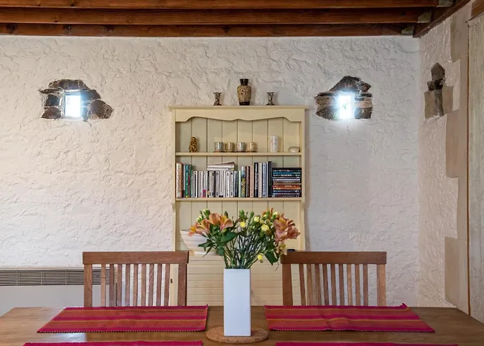 Rose Barn - Adorable Country Home With Private Pool