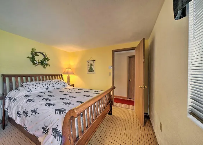 Idyllic Somerset Condo: Ski, Hike & Relax!