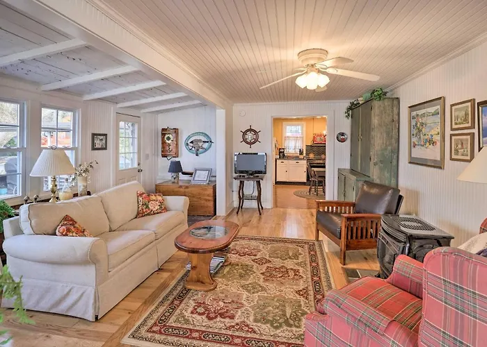 Lakefront Canandaigua Home W/ Grill, Fire Pit