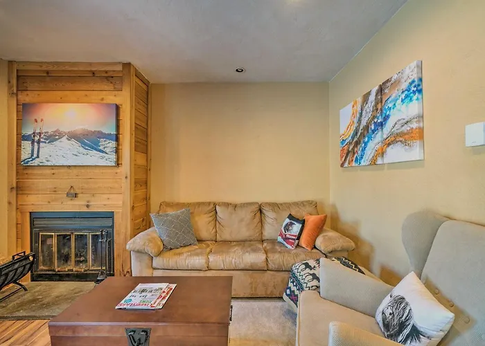 Idyllic Somerset Condo: Ski, Hike & Relax!