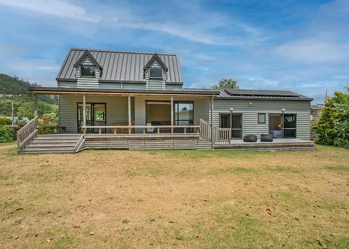 Seas The Day - Matarangi Holiday Home