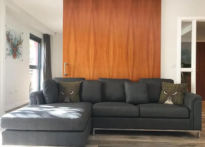 Riverside West End Apartment