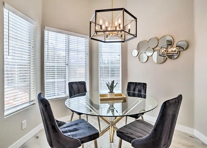 Chic Palm Desert Condo W/ Resort-Style Amenities!