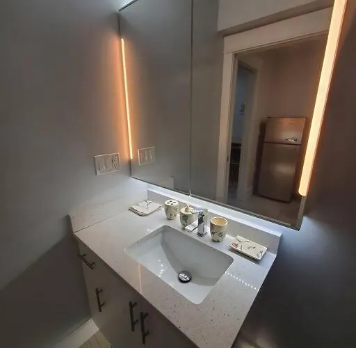 Cozy Guest Suite In Quiet Home With Private Entry