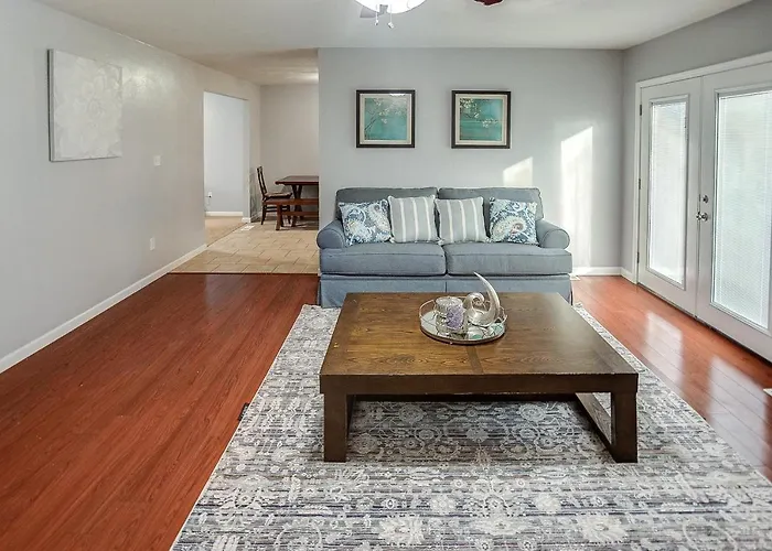 Belleville Beauty: Luxury Stay for Work or Play