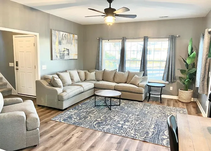 Beautiful, Spacious, Hidden Gem In Heart Of Wilmington
