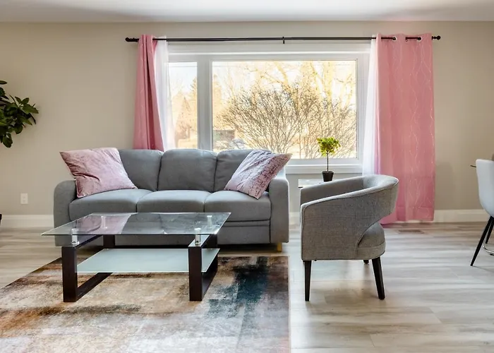 Entire 2 Bedroom Apartment Downtown - U2