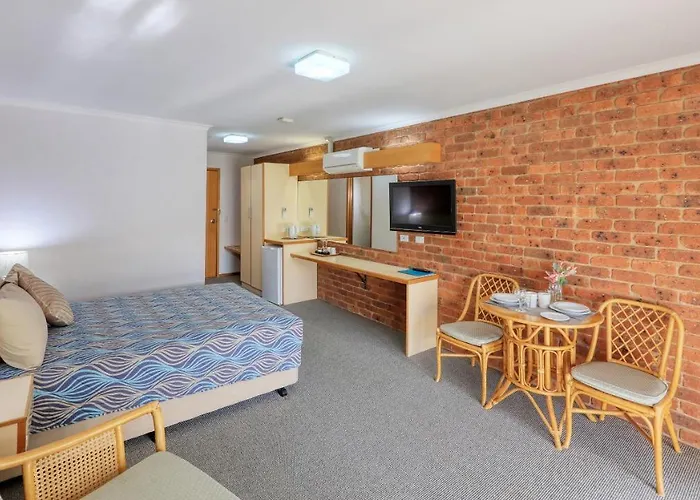 Tooleybuc Club Motor Inn
