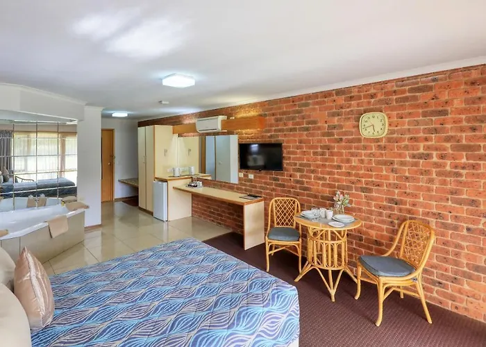 Tooleybuc Club Motor Inn