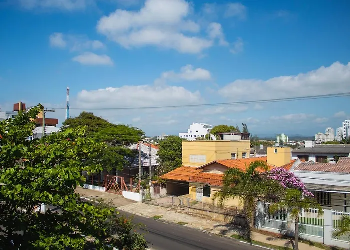 Apto. 3 dorm. entre Praia da Cal e Lagoa Violão