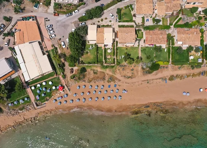 Waves Apartments: Two Beachfront Apartments