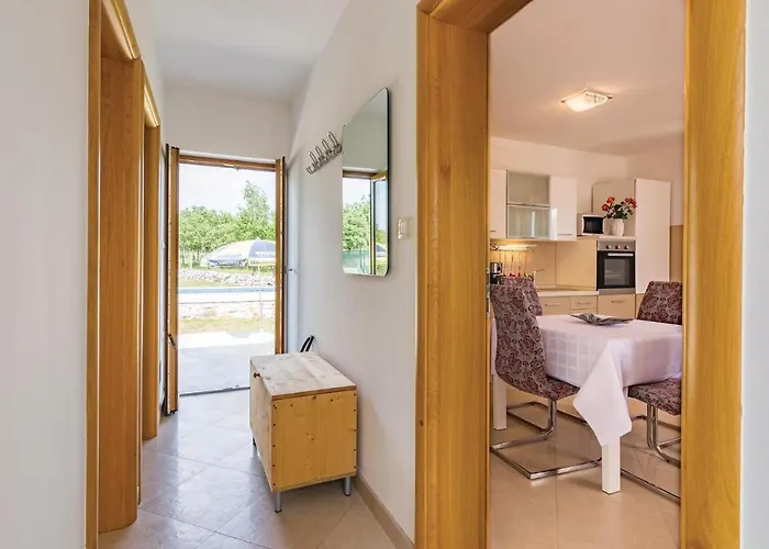 Amazing Home In Zminj