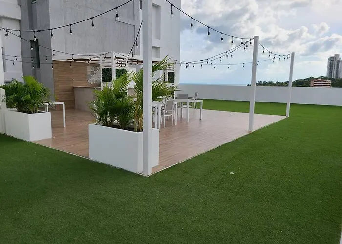 Fantastic Beach Condo With Pool And Mountain Views