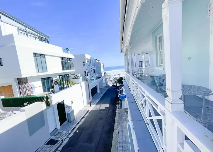 Amoris Guest House-Sea Point Cape Town