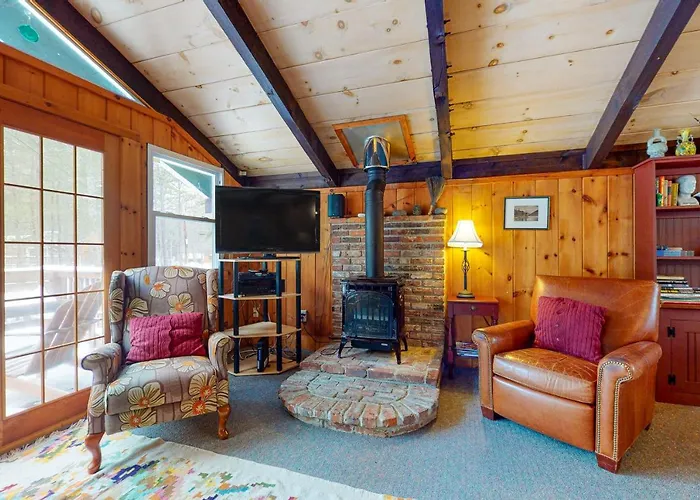7 Merrimeeting Chalet