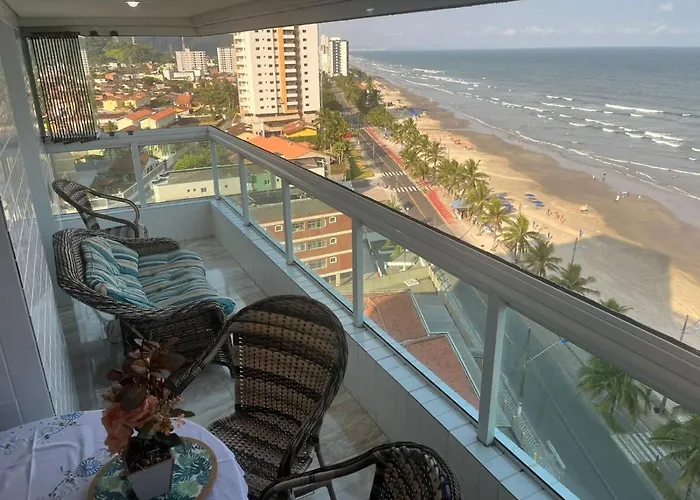 Mongagua Com Vista Para O Mar Pe Na Areia