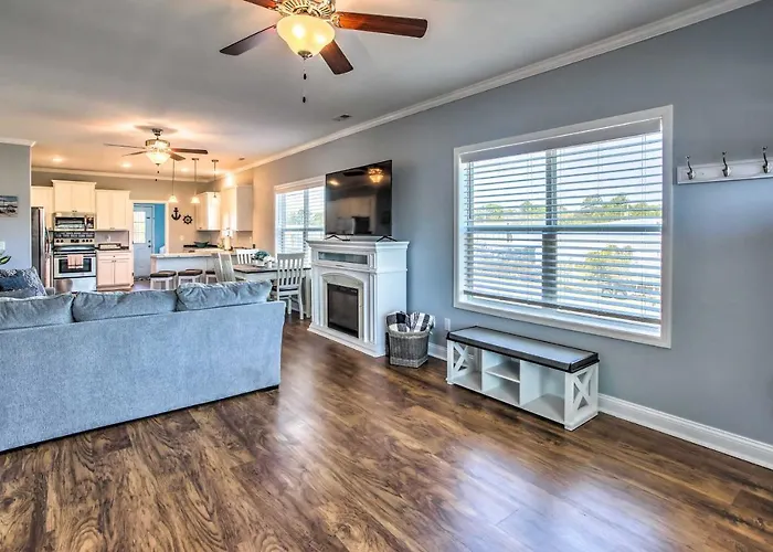 Ocean Isle Beach Escape - Centrally Located!