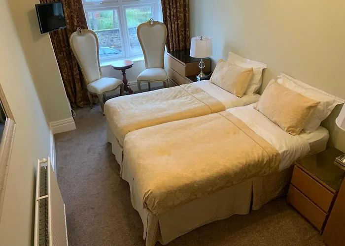 Entire Seaside Home, Sleeps 8, All En-Suite Rooms