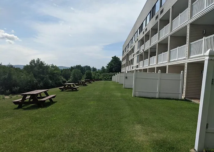 Cedar Lodge Condo With Lake Winnipesaukee Views; Close To Weirs Beach!!