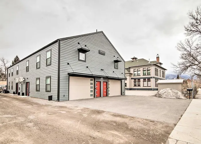 Contemporary-Boho Loft In Downtown Livingston!