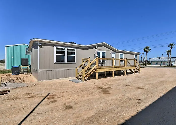 3 Mi To Beach: Home W/ Deck In Port O'Connor!
