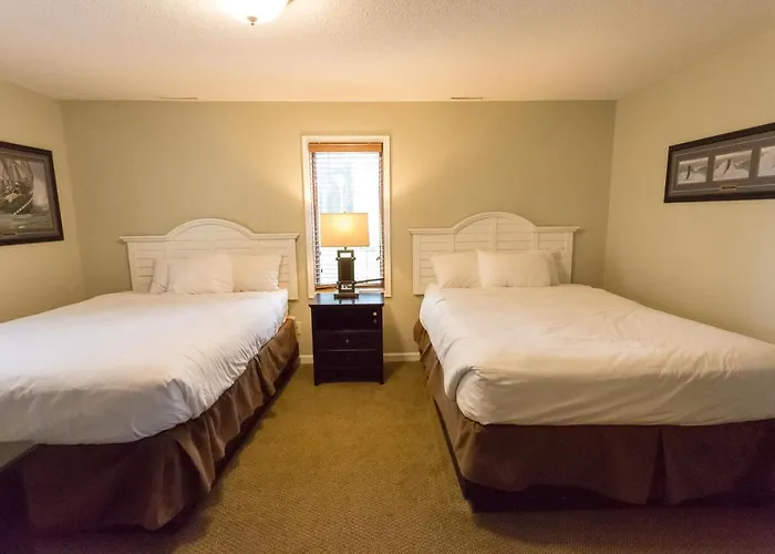 Bay Colony- Unit 764 - Lower