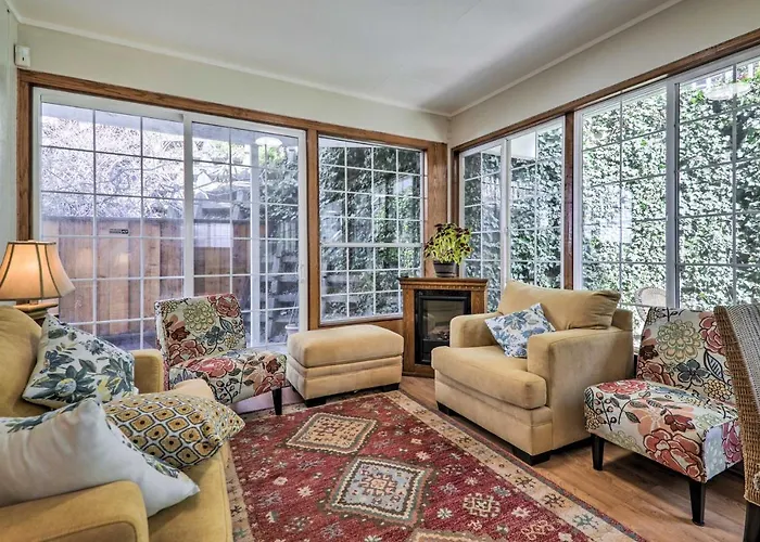 Peaceful Oakland Oasis W/ Private Yard!