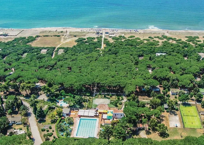 Awesome Home In Baia Domizia Saurunca