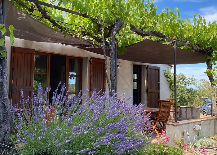 Ferme Du Moulin Roux: Luxe 3-Star Apartments with AC