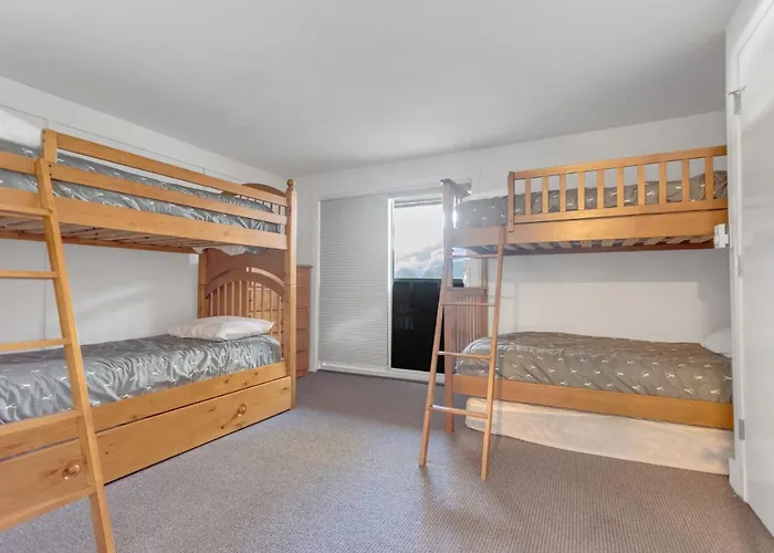 Stylish, Remodeled Condo - Creekside #14