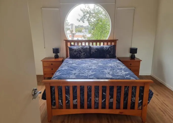 Beatons Beach Front Studio Inverloch