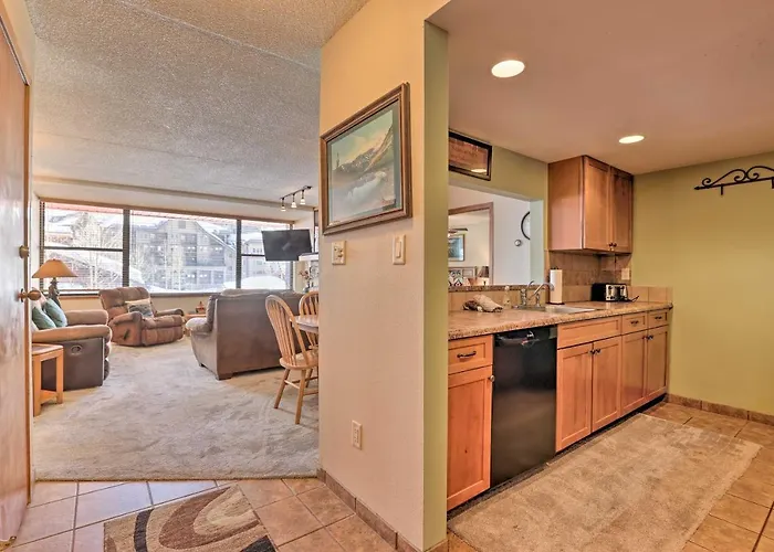 Walk To American Eagle Lift: Copper Mountain Condo
