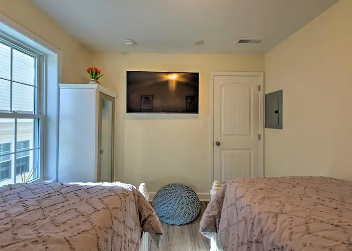 Welcoming Wildwood Condo ~ 1 Block To Beach!