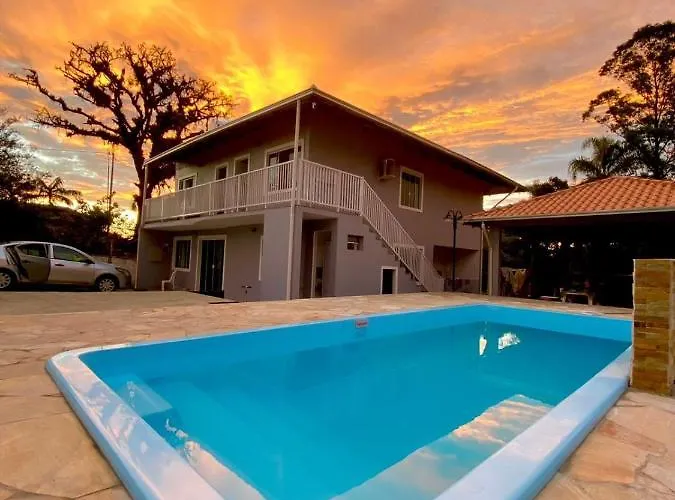 Apartamento Em Chacara Com Piscina Proximo De Praias Com Internet
