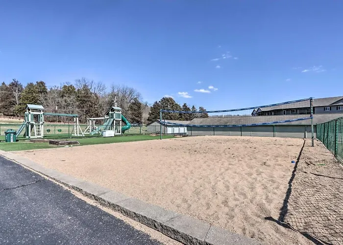 Boat Ramp, Dock & Slip: Step-Free Camdenton Condo!
