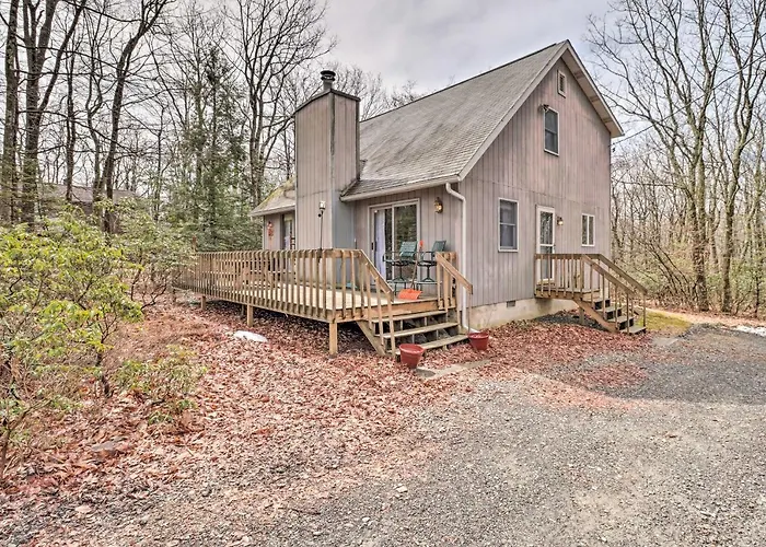 ~ 1 Mi To Lake: Secluded Poconos Home W/ Decks