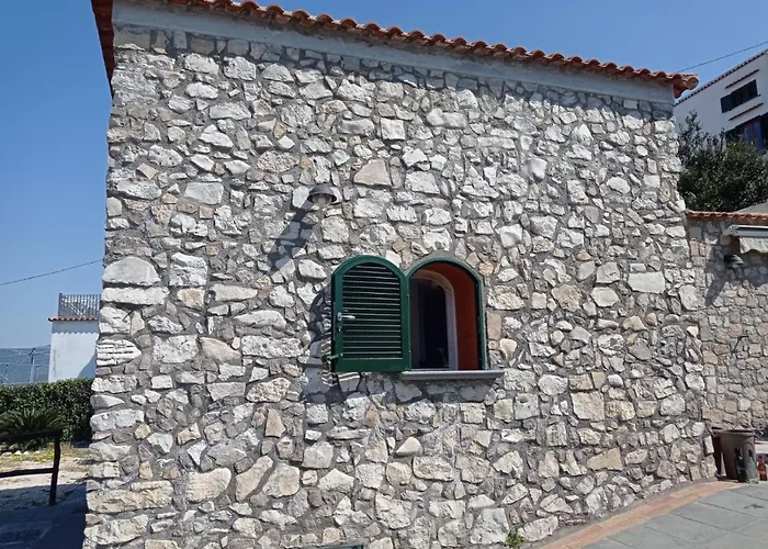 Villa Mami Luroviga