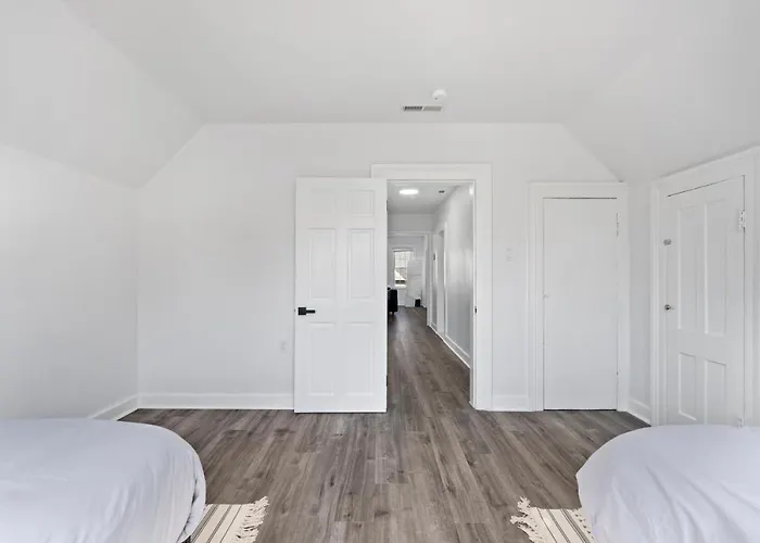 Cozy Gem In The Heart Of East Rock With Free Parking Near Yale And Dt