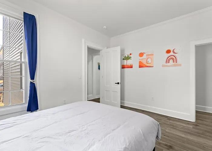 Casa Soleada In East Rock Near Dt And Yale Som With Free Parking And King Bed