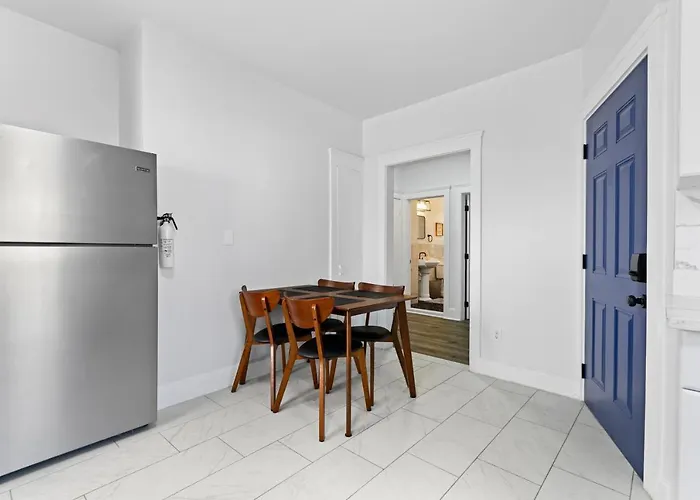 Casa Soleada In East Rock Near Dt And Yale Som With Free Parking And King Bed