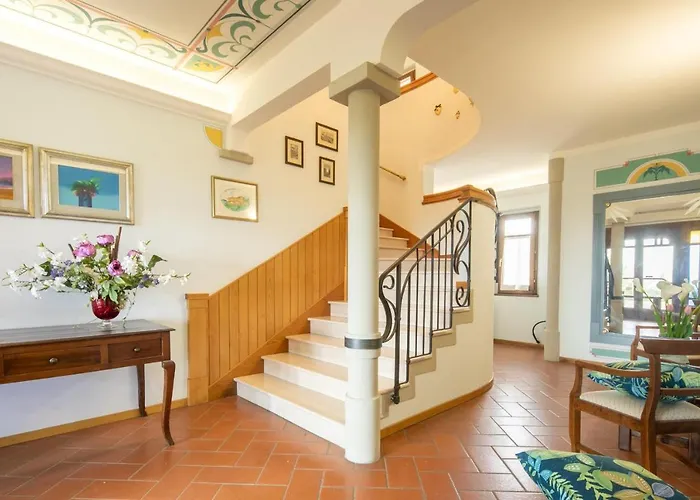 Villa Le Greti 16 By Vacavilla