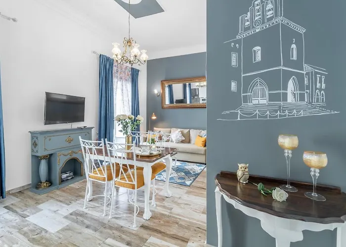 Main Street Apartments By Raspberry Cascade