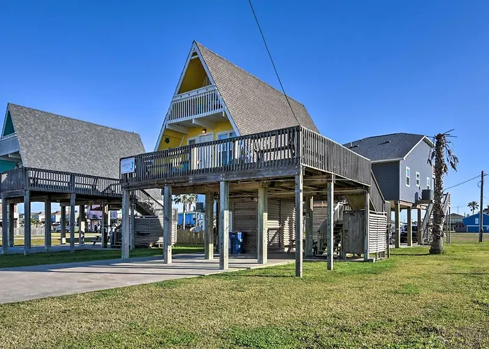 2 Blocks To Surfside Beach: A-Frame Home W/ Deck