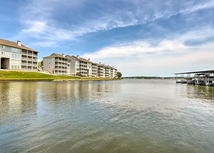 Lake-View Patio, Pool Access! Regatta Bay Condo