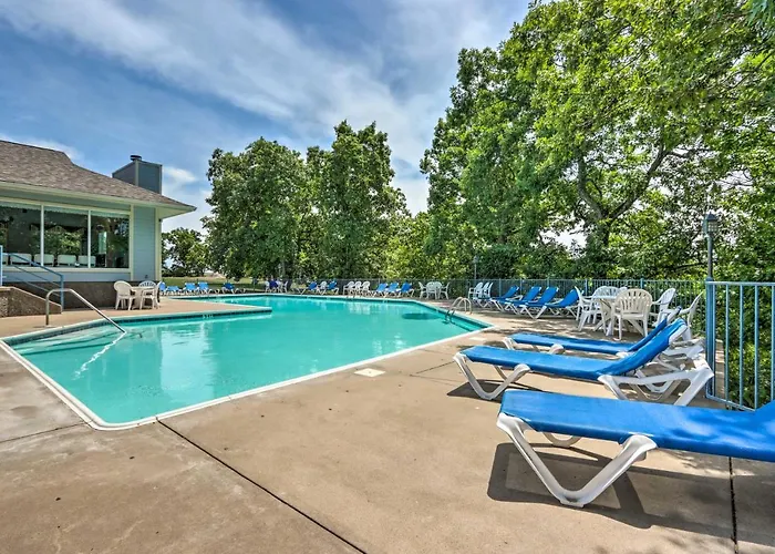 Lake-View Patio, Pool Access! Regatta Bay Condo