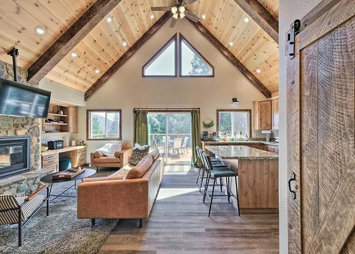 Woodsy Retreat: Modern Mi-Wuk Village Cabin!