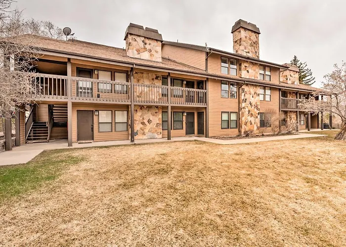 Chic Eden Condo W/ Pool Access < 5 Mi To Ski!