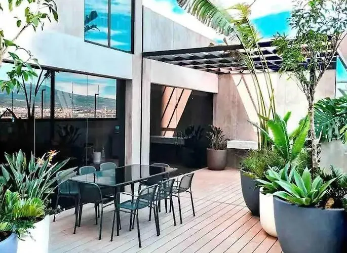 Cosmopolitan Apt 1407, 5 Star Facilities, 15M Sjo Airport, Parking, Pool, Gym