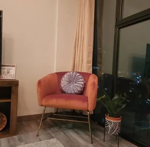 Cosmopolitan Apt 1407, 5 Star Facilities, 15M Sjo Airport, Parking, Pool, Gym